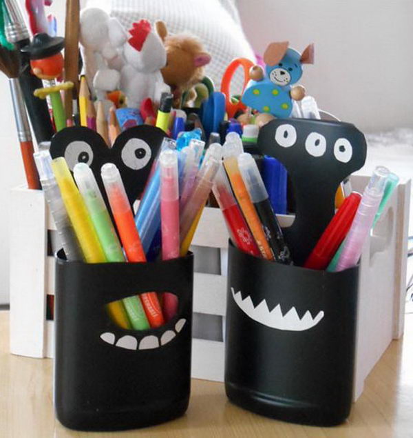 DIY Pencil Holders Made From Plastic Bottles