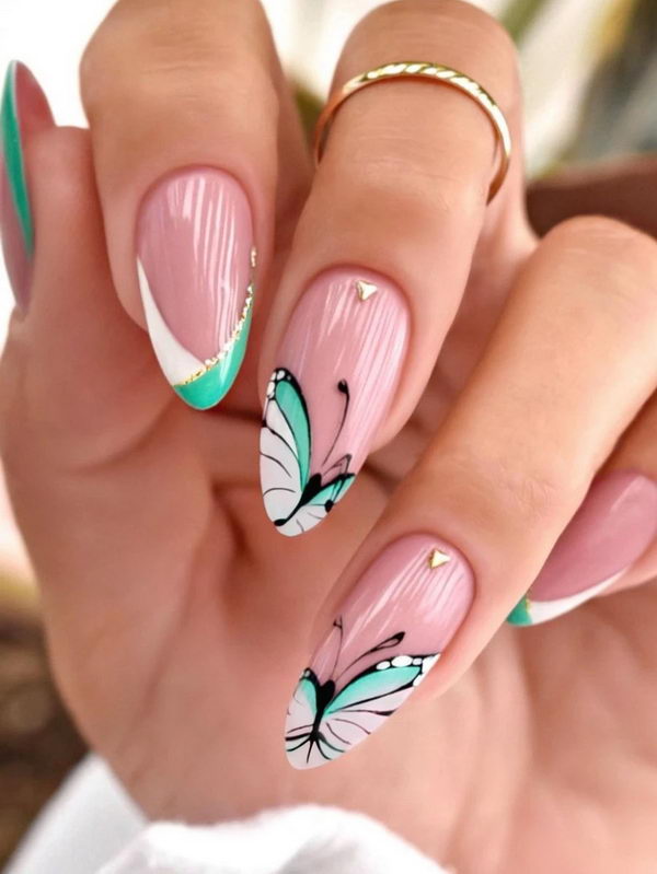 Floral nails. 