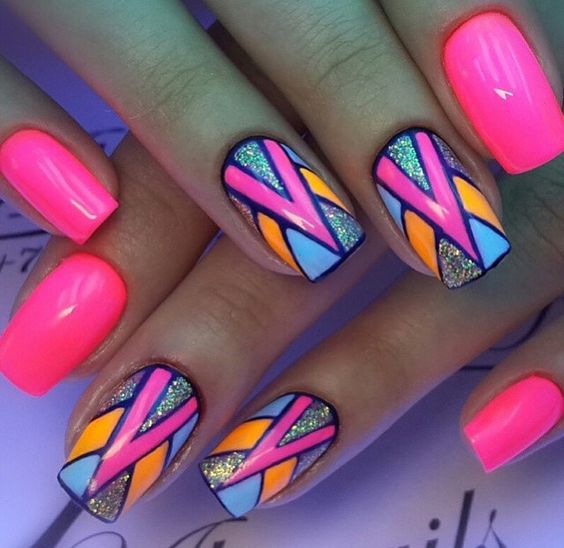 Geometric nails. 