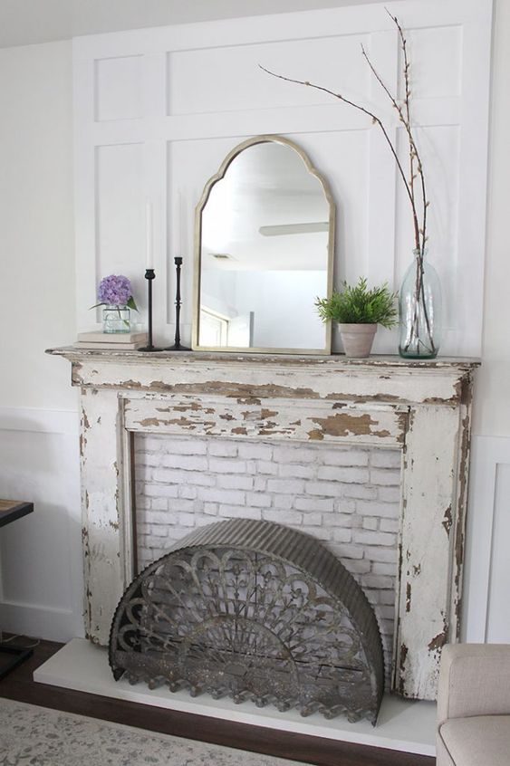 DIY Custom Fireplace Surround. 