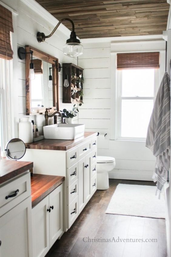 Vintage Bathroom With Shiplap Wall And Ceiling. 