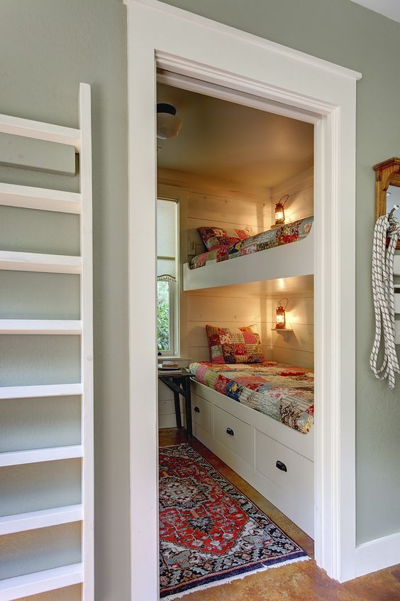 Built In Bunk Beds For Small Rooms. 