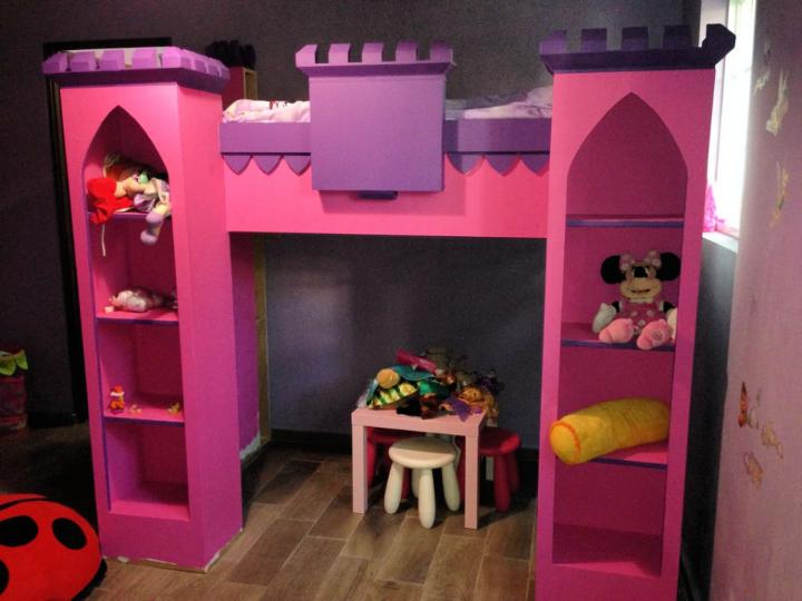 Castle Loft Bed For Kids. 