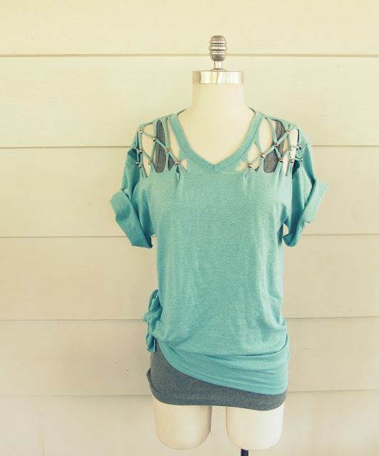 No-Sew Lattice Stud DIY T-shirt. 