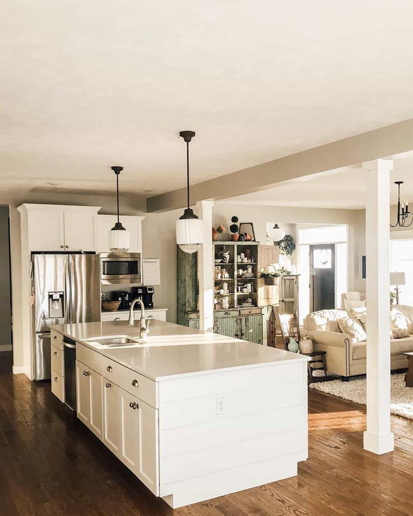 Modern Open Kitchen and Farmhouse Living Room. 