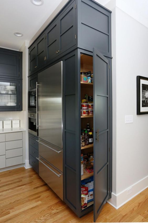 Utilize Every Corner Of The Floor-To-Ceiling Cabinets. 