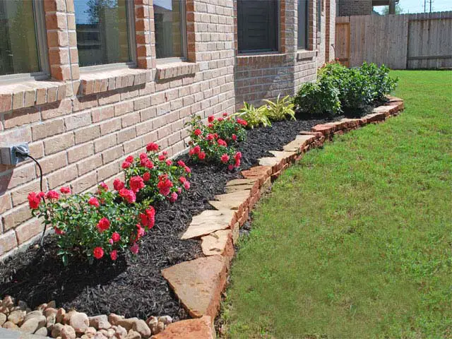 Black Mulch Landscaping Ideas for Front of House. 