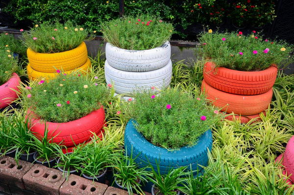 Stacked Tires Flower Bed. 